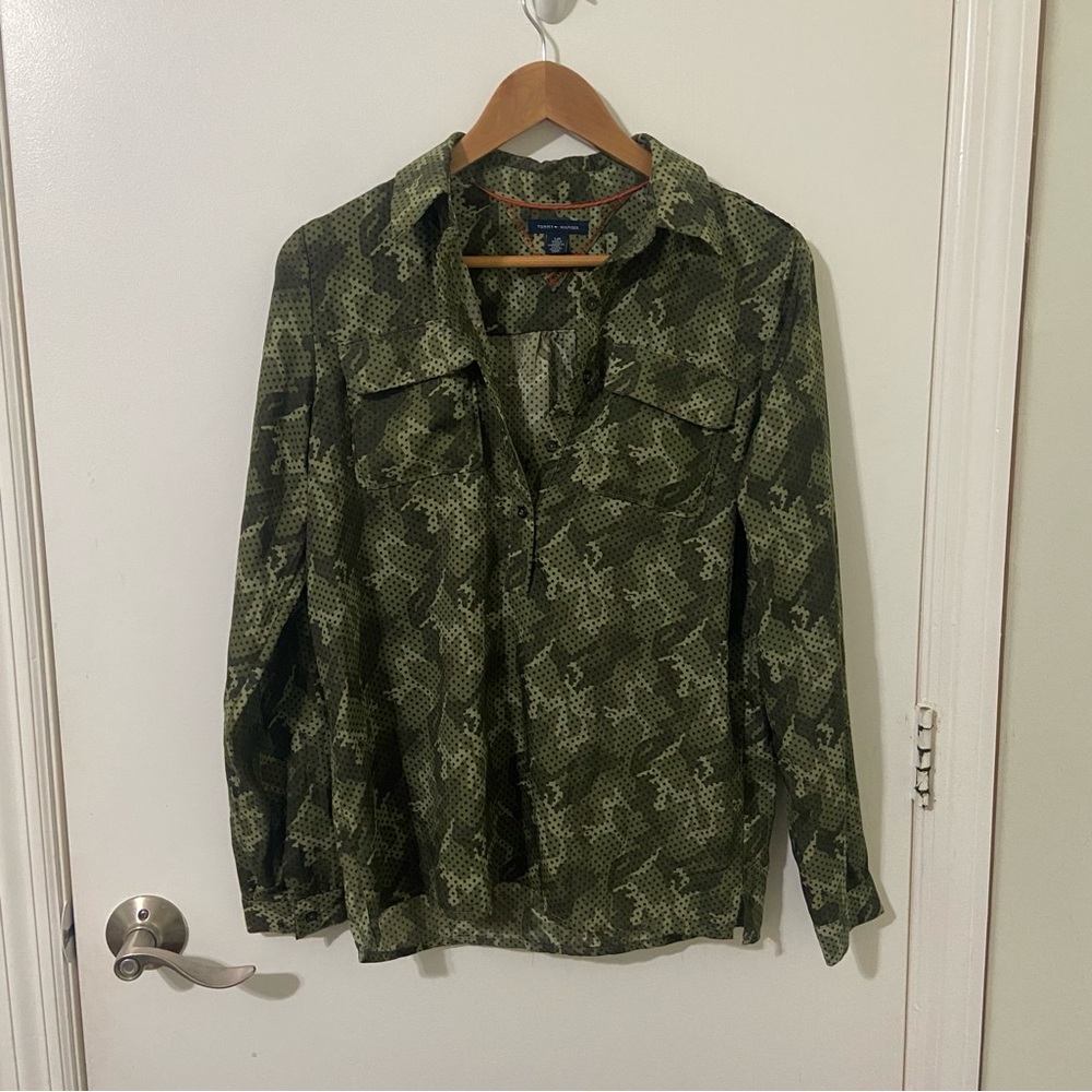 Tommy Hilfiger Green Camo Polka Dot Button-Down Shirt Size Small